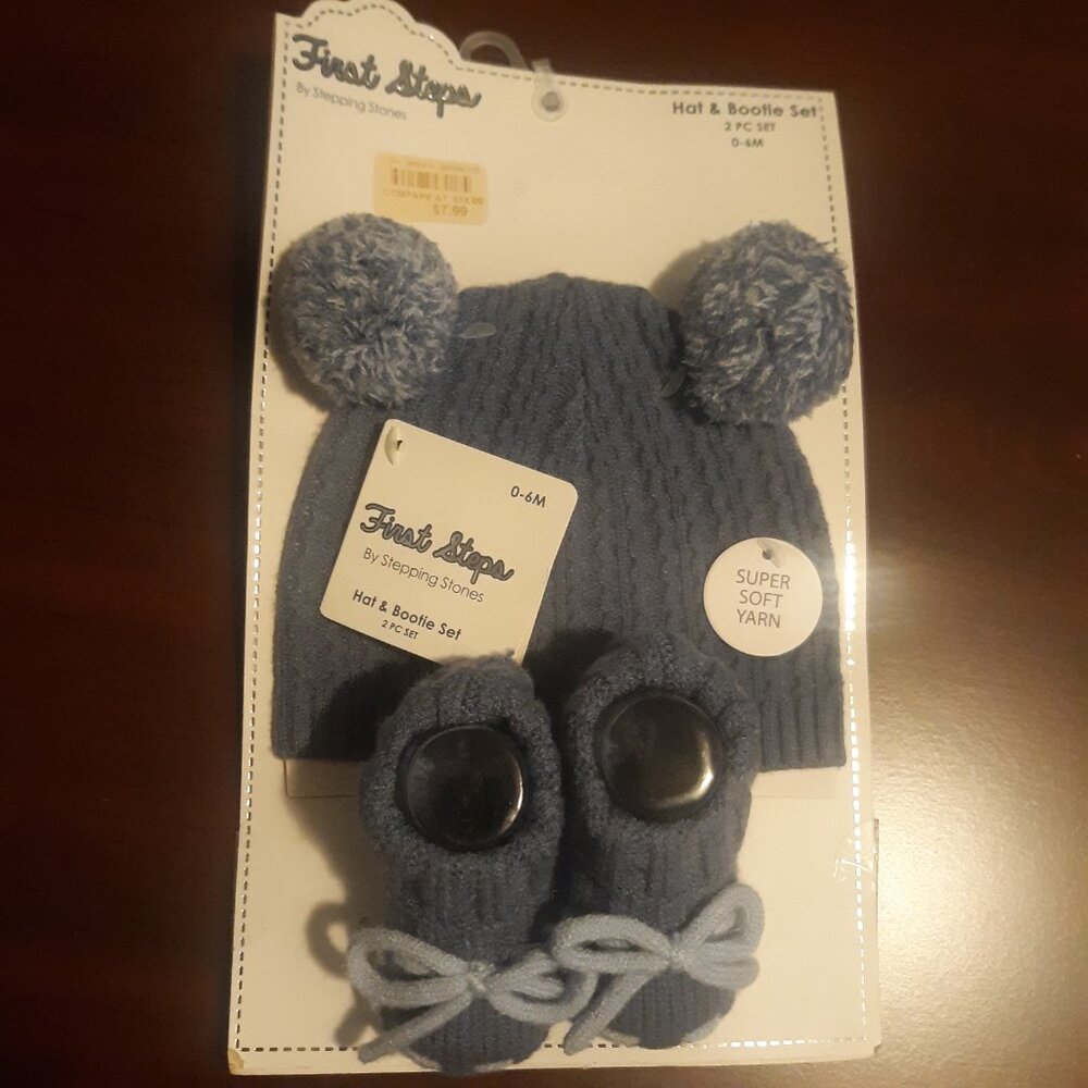First Steps hat and bootie set - Picture 2 of 2